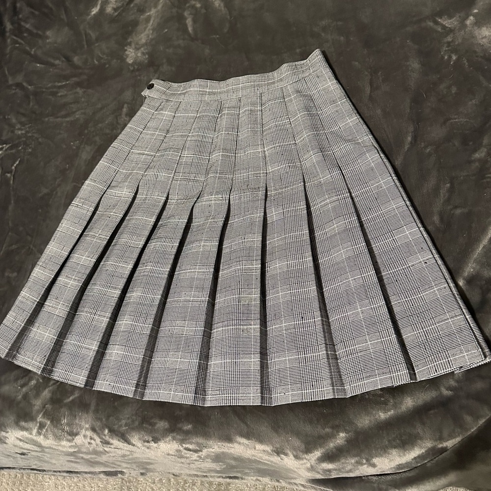 Black and White Stripped Vintage Skirt